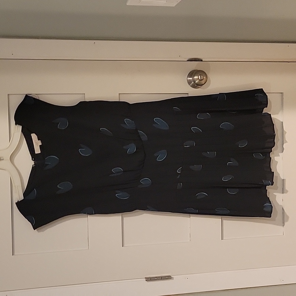 Black dress with green hearts